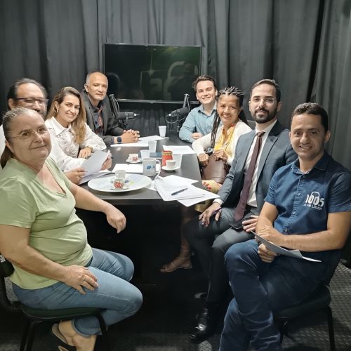 Diretoria da Rádio 100.5 FM se reúne com representantes de partidos políticos para apresentar regras do debate com prefeitáveis