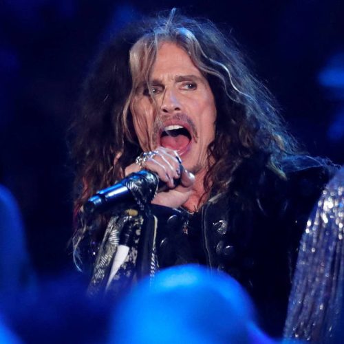 Aerosmith anuncia fim da banda após lesão de Steven Tyler e cancela turnê